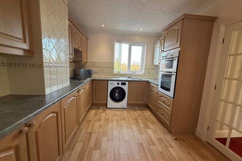 2 bedroom flat to rent, Stainforth Road, Barnby Dun DN3