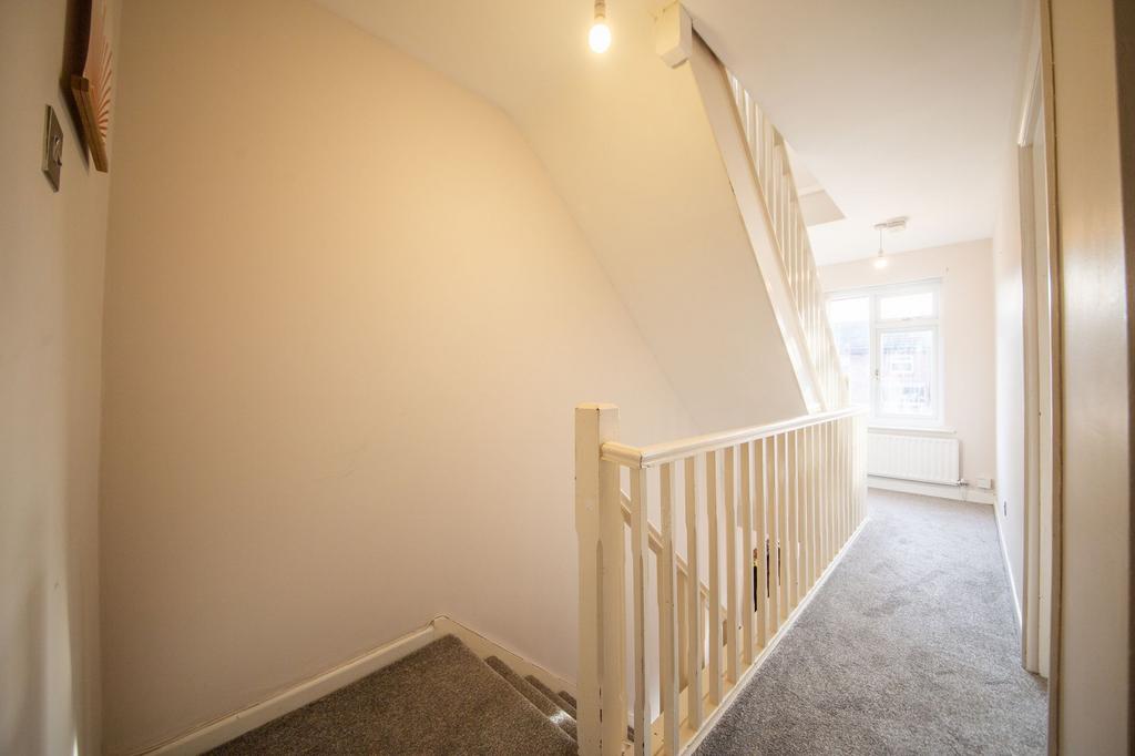 Landing (1st floor)