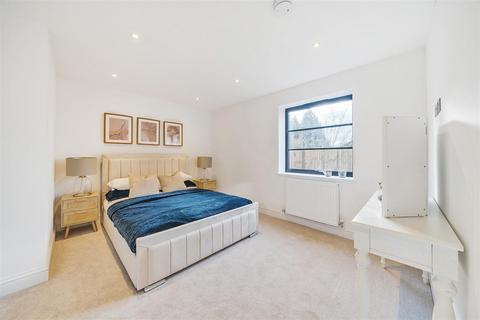 3 bedroom apartment for sale, Oak Hill Grove, Surbiton