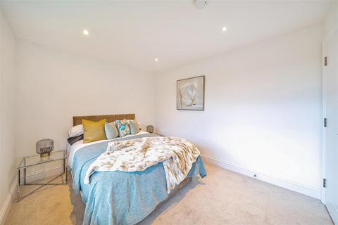 3 bedroom apartment for sale, Oak Hill Grove, Surbiton