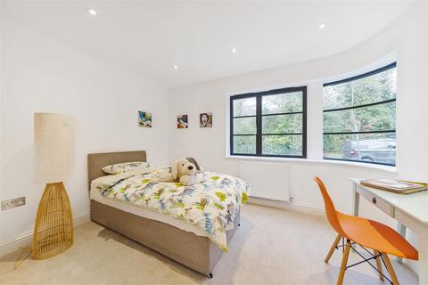 3 bedroom apartment for sale, Oak Hill Grove, Surbiton