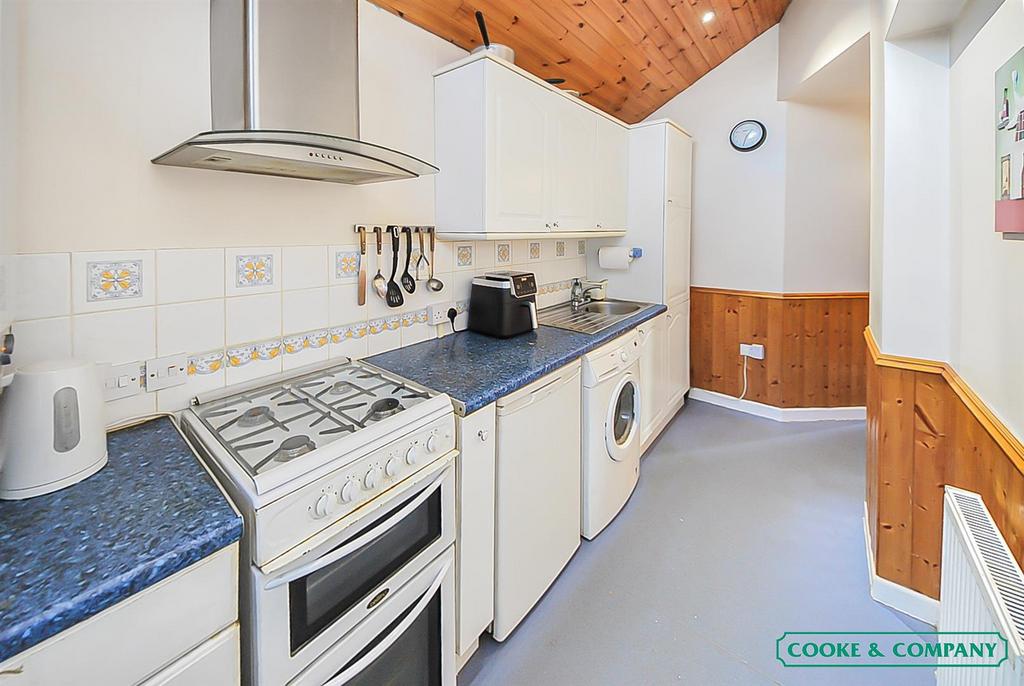 215 St Helens Road Annexe Kitchen (1).jpg