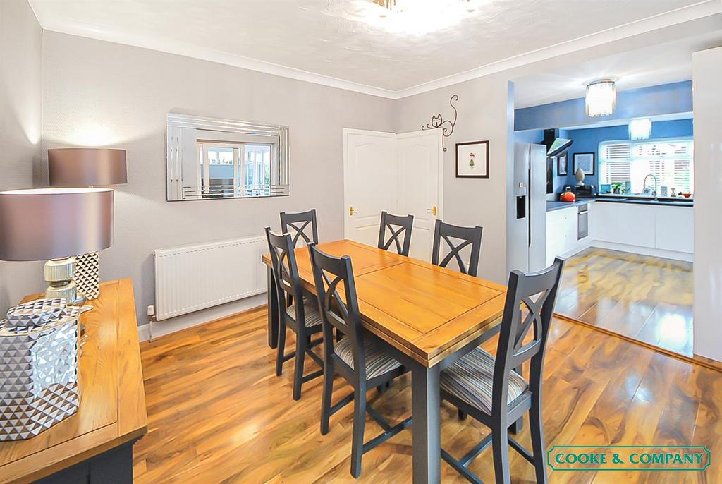 215 St Helens Road Dining Room (1).jpg