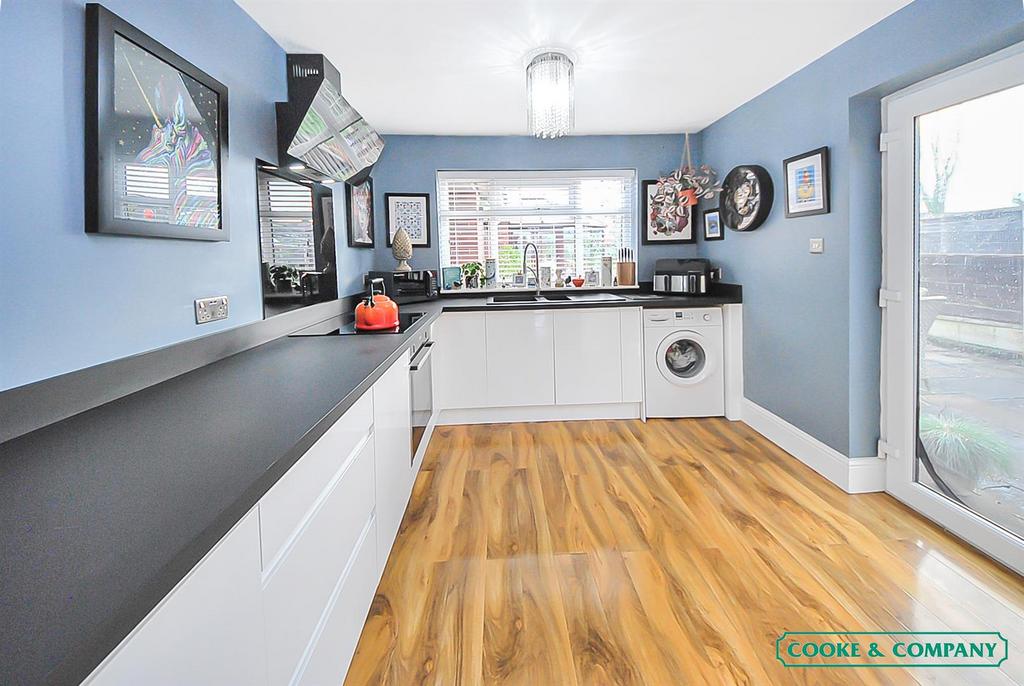 215 St Helens Road Kitchen (2).jpg