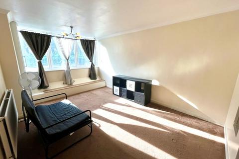 2 bedroom apartment for sale, Hendon Hall Court, London NW4