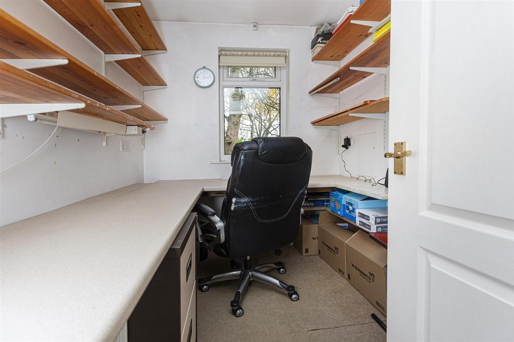 Bramleys Estate Agents-Dalton-Greenhead Ave (46).j