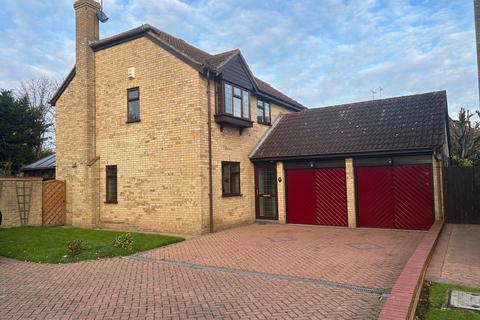 4 bedroom detached house to rent, Parsons Lawn, Shoeburyness SS3