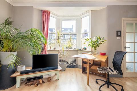 1 bedroom flat for sale, Kensal Road, Victoria Park