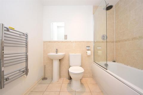 2 bedroom flat to rent, 127 South QuaySouth QuayThe MarinaSwansea