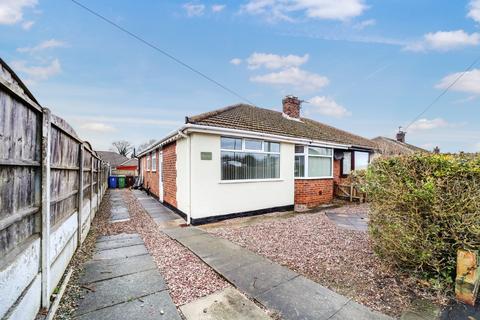 3 bedroom semi-detached bungalow to rent, Sunnyside Road, Ashton-In-Makerfield, WN4 0LB