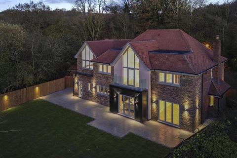 5 bedroom detached house for sale, Kington Rise, Claverdon, Warwick