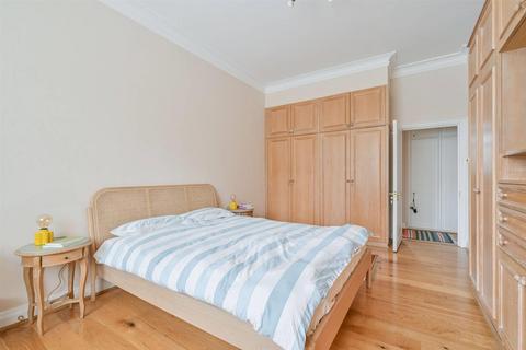 4 bedroom apartment to rent, Eyre Court, Finchley Road NW8