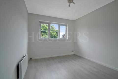 1 bedroom flat to rent, Kingfisher Way, London, NW10