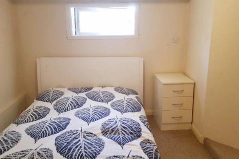 1 bedroom in a house share to rent, Watford, WD18