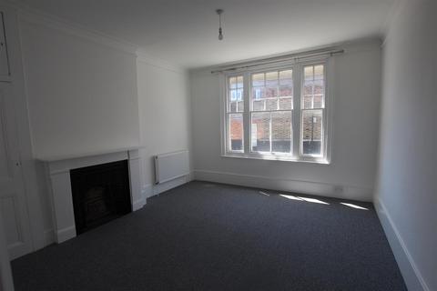 2 bedroom apartment to rent, Grove Road, Eastbourne BN21