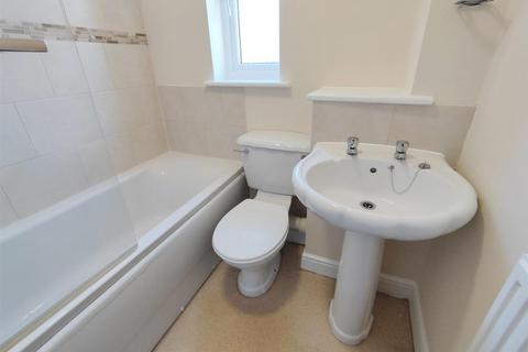 2 bedroom end of terrace house to rent, Bermondsey Place East, Gt Yarmouth. NR30 2DF