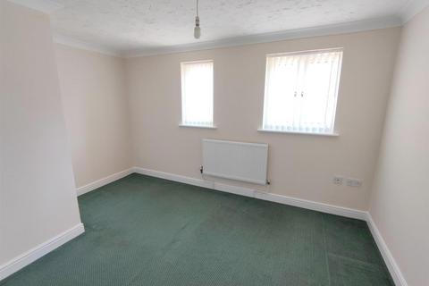 2 bedroom end of terrace house to rent, Bermondsey Place East, Gt Yarmouth. NR30 2DF