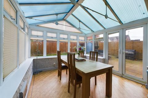 29 Dixon Road, Northampton, NN2 8XE