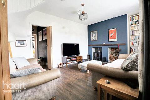 3 bedroom terraced house for sale, The Broadway, Minster