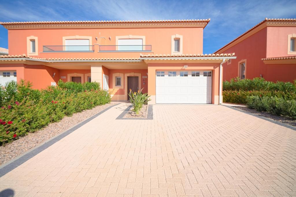 House exterior, garage