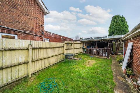 2 bedroom semi-detached bungalow for sale, Banbury,  Oxfordshire,  OX16