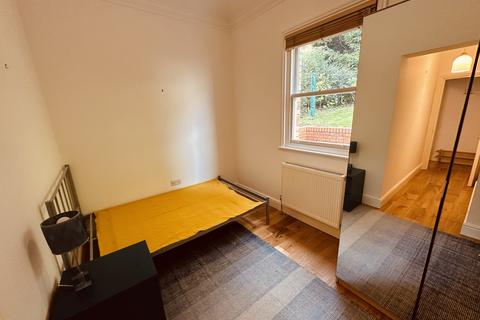 3 bedroom flat to rent, Whitehall Park, London N19