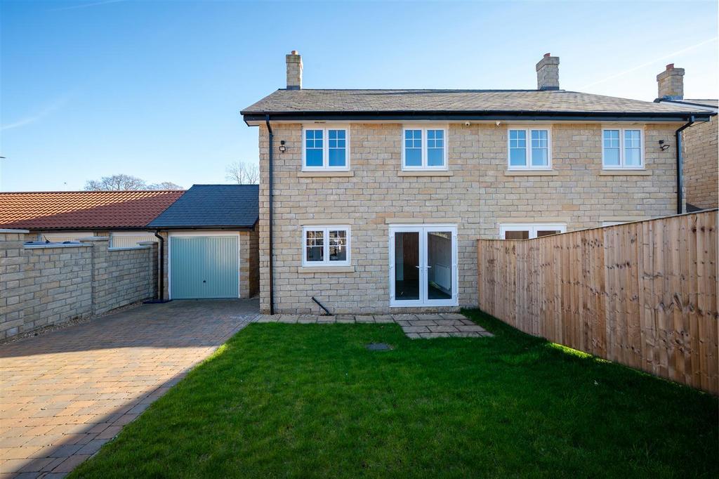 Plot 37 rear.jpg