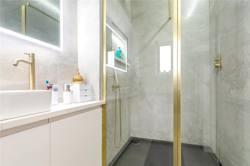 Annexe Shower Room