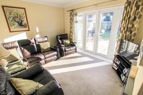 3 bedroom terraced house for sale, Baliol Green, Newton Aycliffe