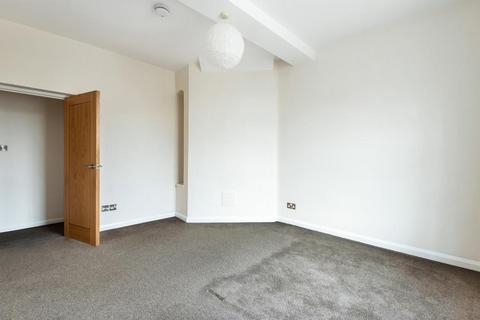 2 bedroom flat for sale, High Wycombe,  Town Centre,  Buckinghamshire,  HP11