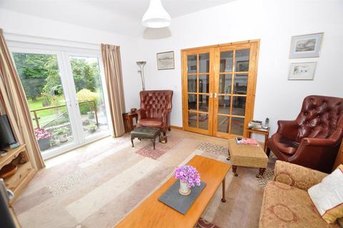 4 bedroom bungalow for sale, Laugharne, Carmarthen