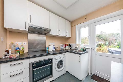 3 bedroom semi-detached house to rent, Salisbury Road, Kent CT2