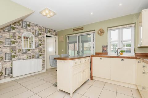 4 bedroom detached house for sale, South Brook Gardens, Mirfield WF14