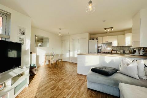 2 bedroom apartment for sale, Top floor apartment, Repton Park!