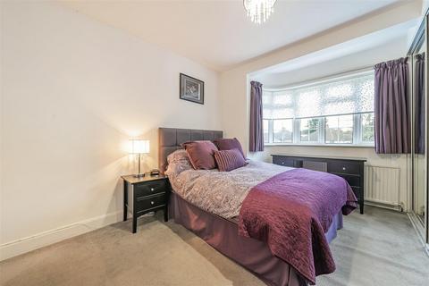 65 Bassetts Way, Farnborough, Orpington, BR6 7AG