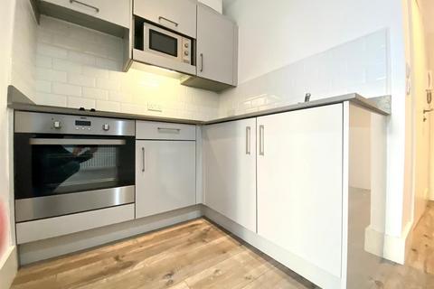 Studio to rent, Luminaire Apartments, Kilburn High Road, London