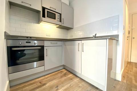 Studio to rent, Luminaire Apartments, Kilburn High Road, London