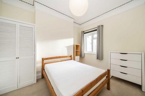 1 bedroom flat to rent, Grantham Road, London SW9