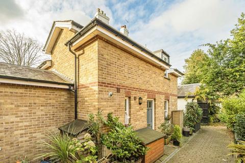 2 bedroom terraced house for sale, Daubeney Place, Hampton TW12