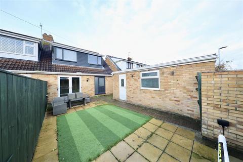 3 bedroom semi-detached house for sale, Jendale, Hull