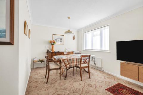 115 North Way, Seaford, BN25 3JW
