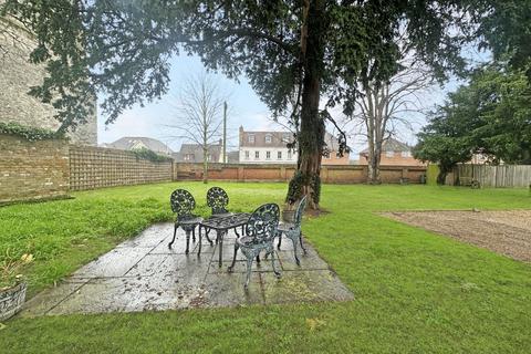 Flat 3, Pell House High Road, Fobbing, Stanford-le-hope, SS17 9JJ