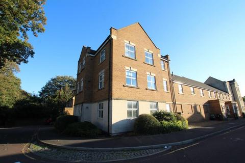 3 bedroom flat to rent, Wren Close, Bristol BS16