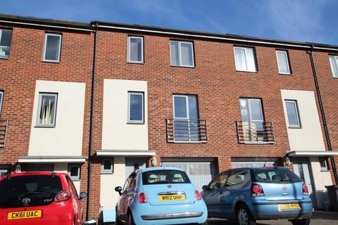 6 bedroom terraced house to rent, Great Copsie Way, Bristol BS16