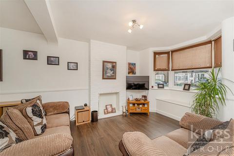 3 bedroom house for sale, Carlton Road, London