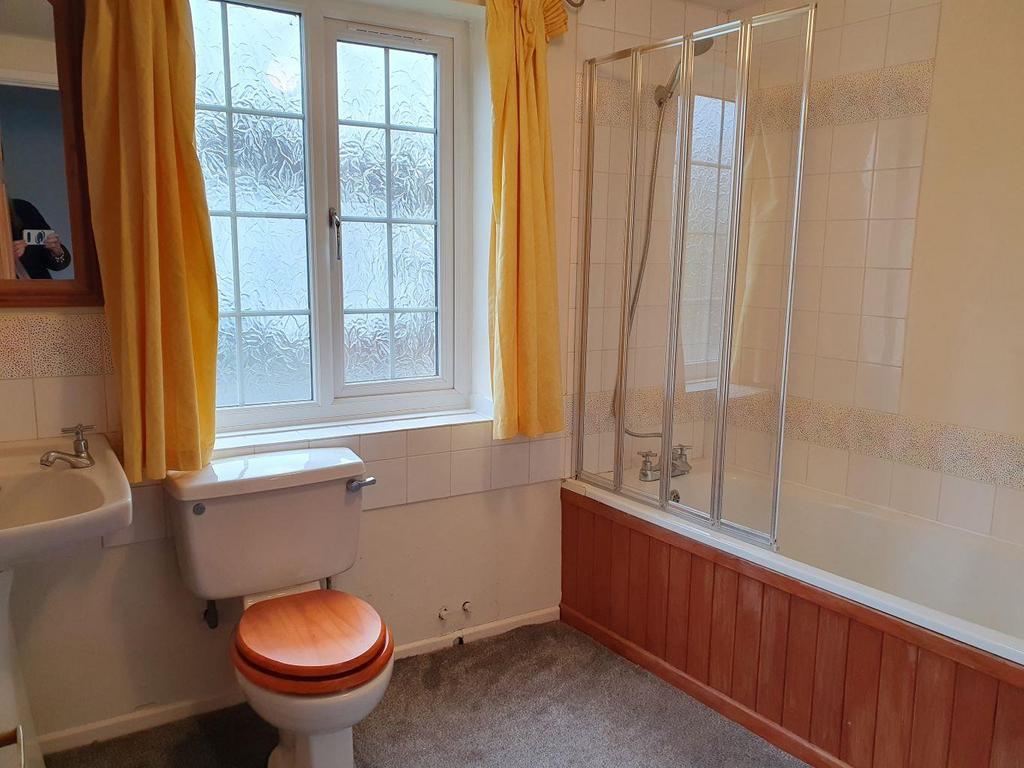 Family Bathroom.jpg