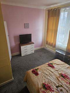 3 bedroom end of terrace house to rent, Pontefract Road, Barnsley S71