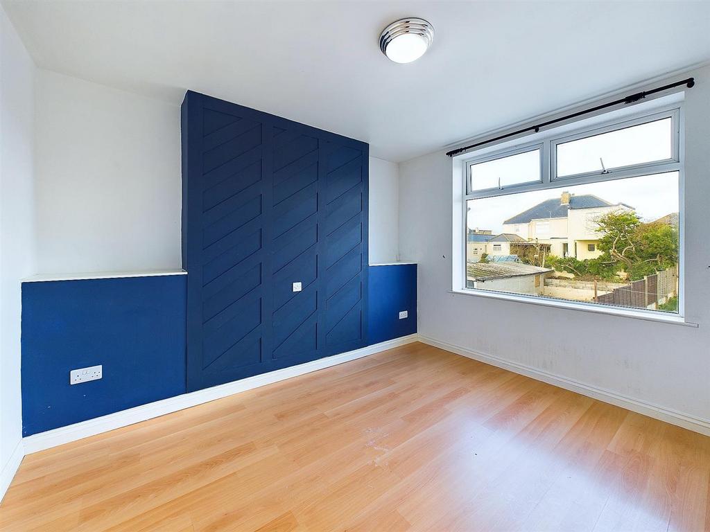 Back Bedroom.
