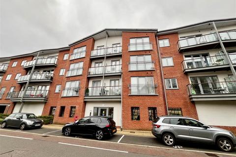 2 bedroom flat for sale, Worsdell Drive, Gateshead