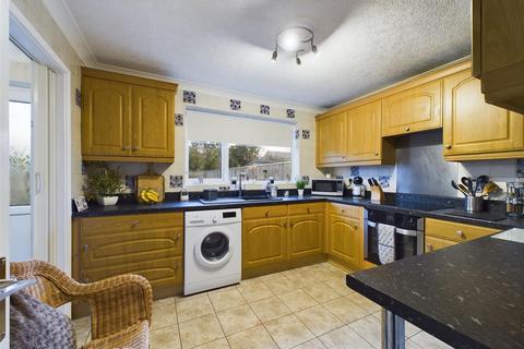 3 bedroom terraced house for sale, 69 Laburnum Avenue, Cranswick, Driffield, YO25 9QH